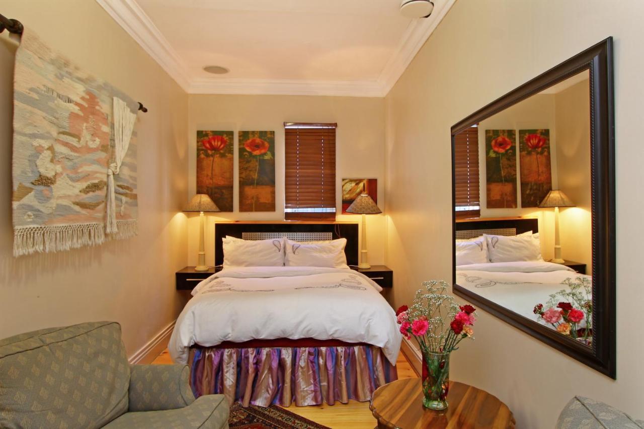 Forty8 Backpackers Hotel Кейптаун Екстериор снимка