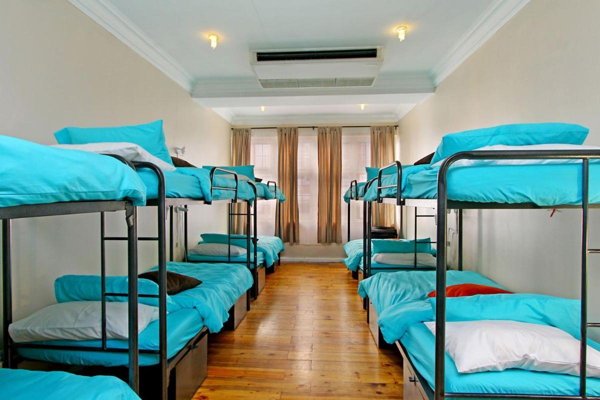 Forty8 Backpackers Hotel Кейптаун Екстериор снимка
