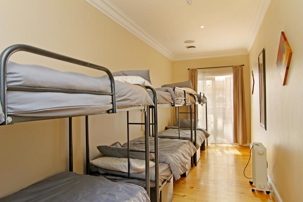 Forty8 Backpackers Hotel Кейптаун Стая снимка