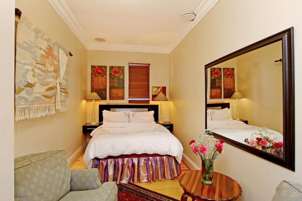 Forty8 Backpackers Hotel Кейптаун Стая снимка