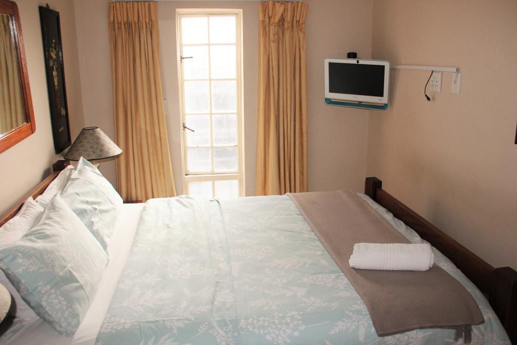Forty8 Backpackers Hotel Кейптаун Екстериор снимка