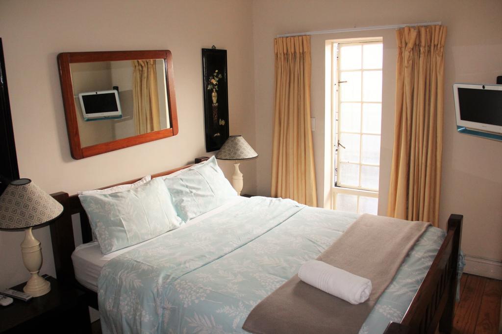 Forty8 Backpackers Hotel Кейптаун Екстериор снимка