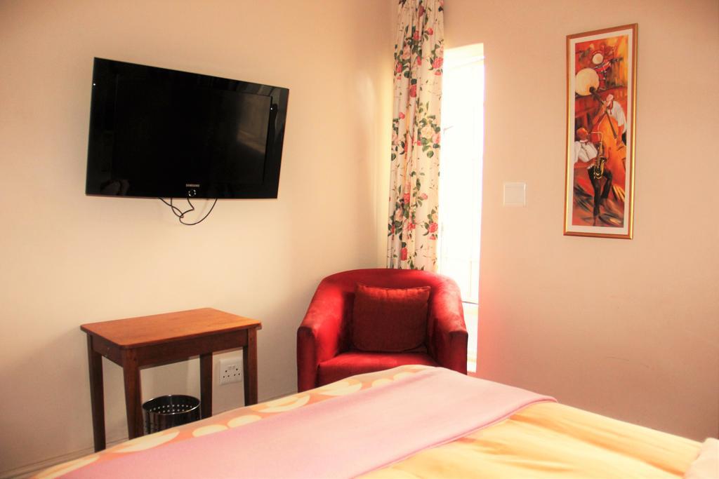 Forty8 Backpackers Hotel Кейптаун Екстериор снимка